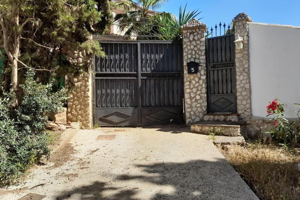Valle de AbdalagísCharming House With Pool & Barbecue别墅 外观 照片